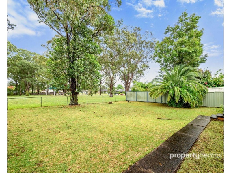 15 Mosely Avenue, South Penrith NSW 2750