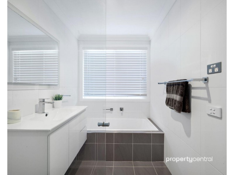 42 Ballybunnion Terrace, Glenmore Park NSW 2745