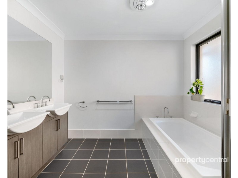 2 Iluka Road, Claremont Meadows NSW 2747