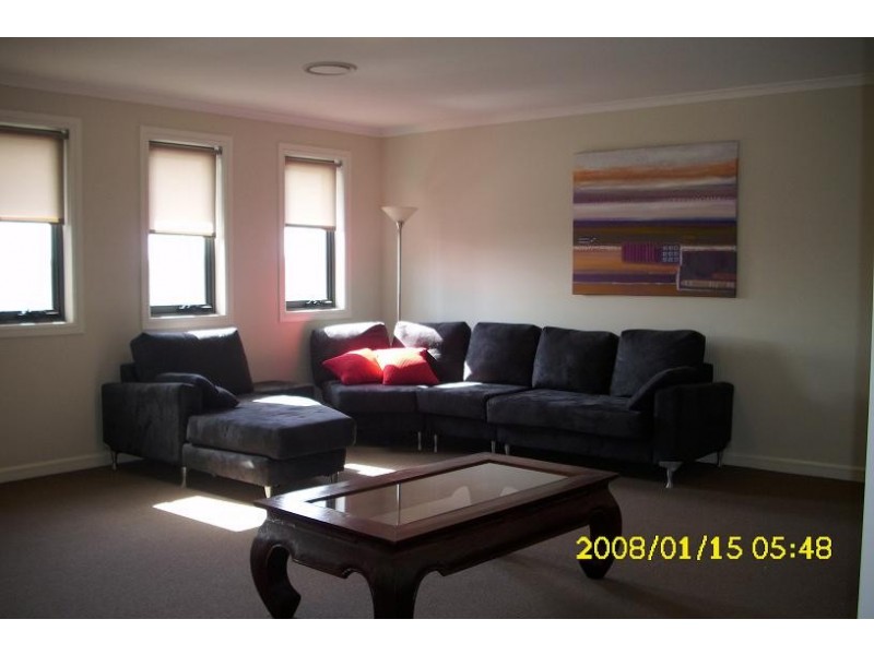 8 Kittiwake Pl, Cranebrook NSW 2749