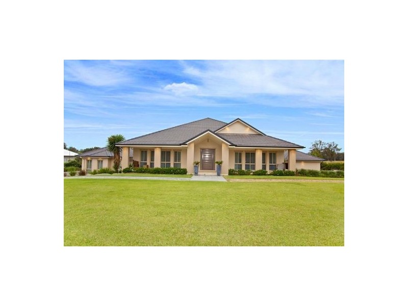 38 Portrush Cres, Luddenham NSW 2745