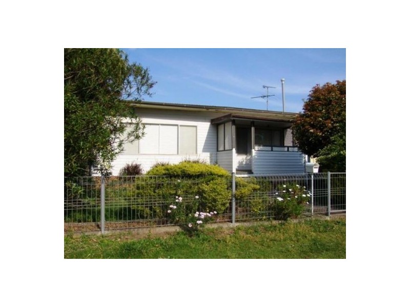 2 Ninth Street, Warragamba NSW 2752