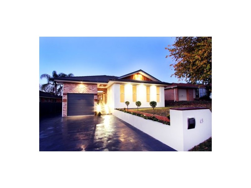 13 Tea Tree Glen, Jamisontown NSW 2750