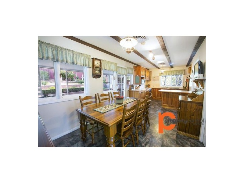 16 Deloraine Drive, Leonay NSW 2750