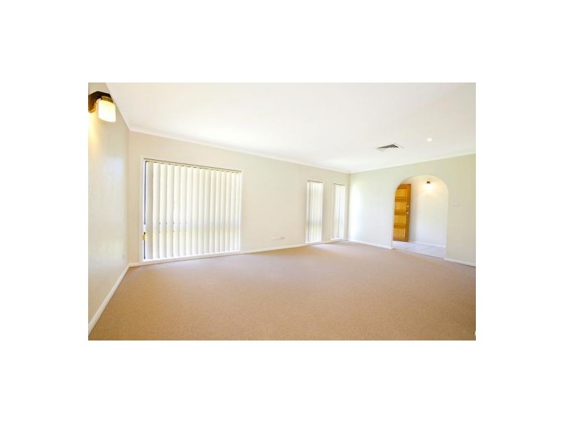 19 Bunyan Rd, Leonay NSW 2750