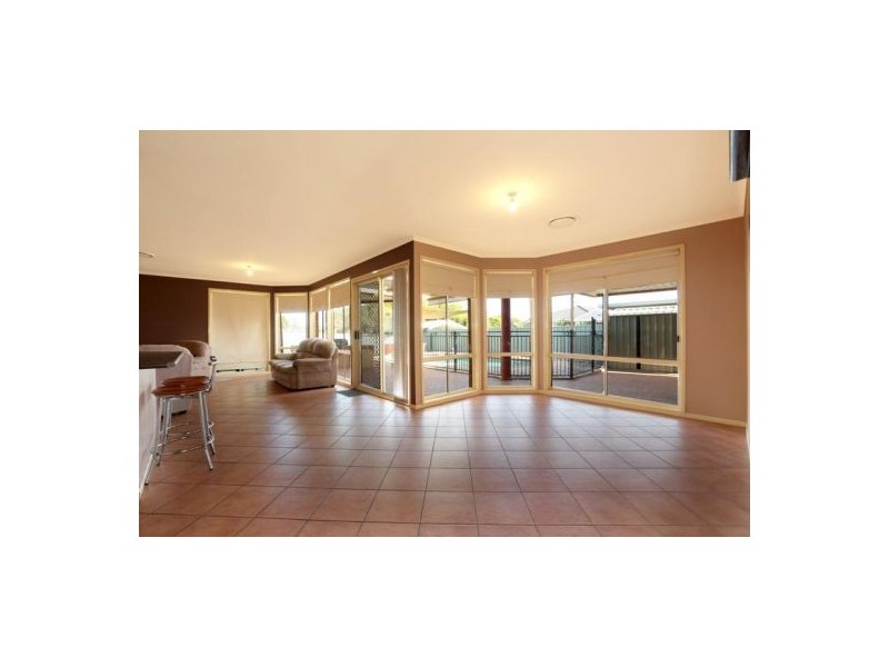 18 Ormonde Close, Glenmore Park NSW 2745