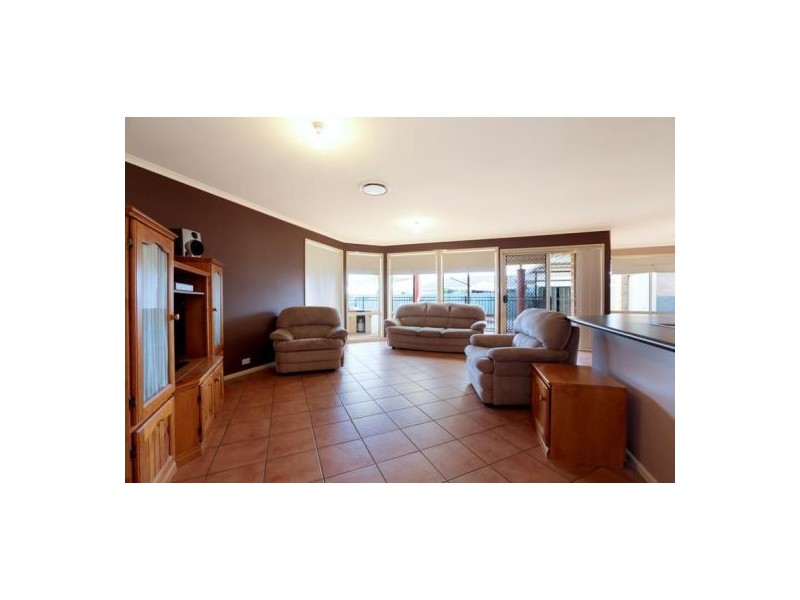 18 Ormonde Close, Glenmore Park NSW 2745