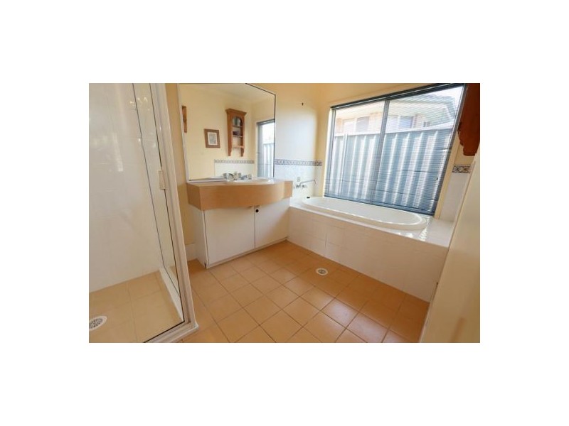 18 Ormonde Close, Glenmore Park NSW 2745