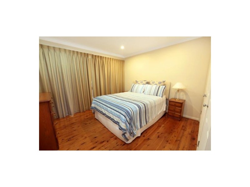 8 Parklands Avenue, Leonay NSW 2750