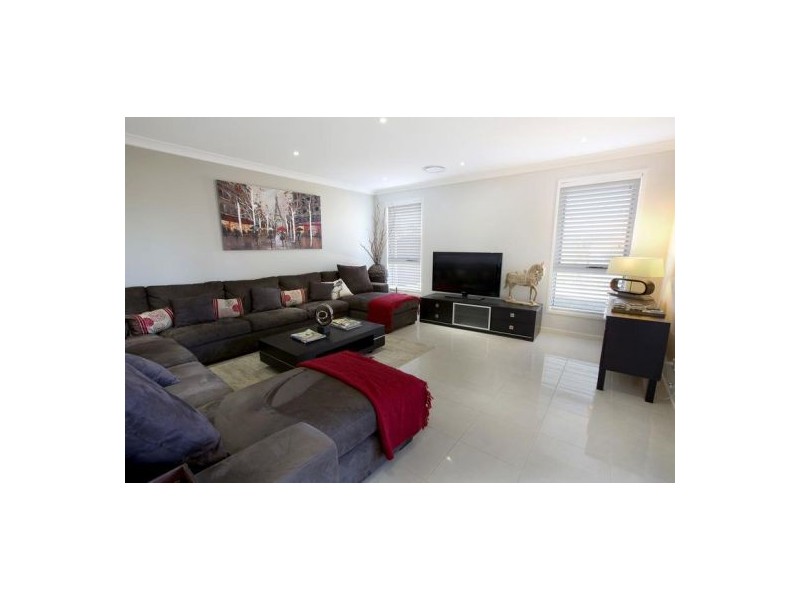 12 Wedgebill Place, Cranebrook NSW 2749