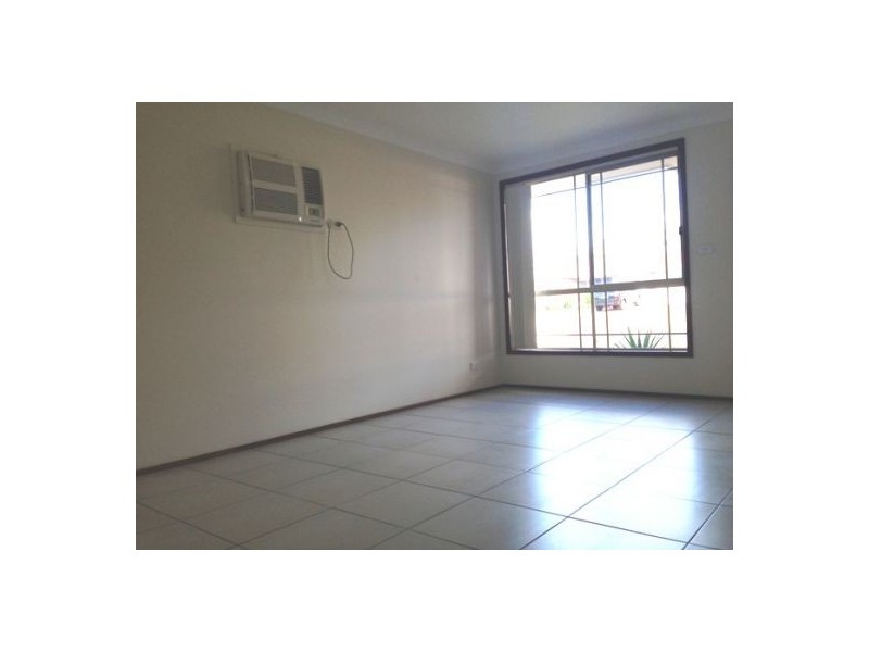 2/51 Goldmark Crescent, Cranebrook NSW 2749