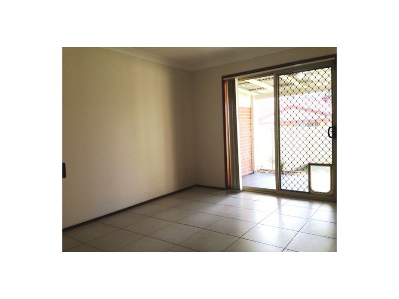2/51 Goldmark Crescent, Cranebrook NSW 2749
