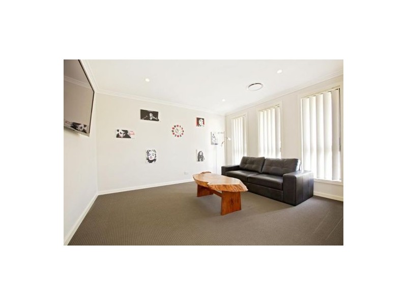 15 Cherrywood Street, Claremont Meadows NSW 2747