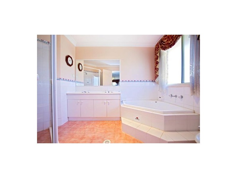 12 Bayldon Place, Glenmore Park NSW 2745