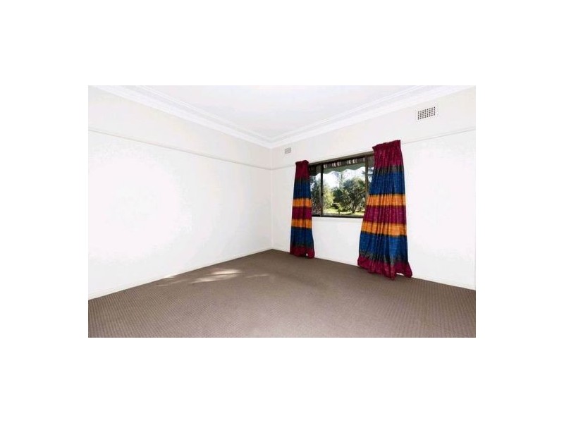 84. College Street, Cambridge Park NSW 2747