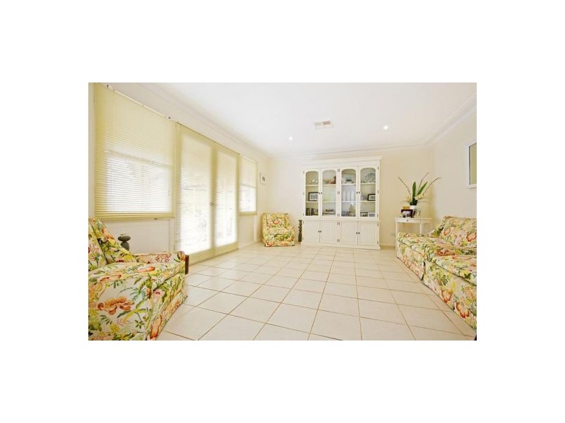 4 Linksview Avenue, Leonay NSW 2750