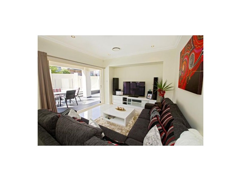 18 Parakeet Grove, Glenmore Park NSW 2745