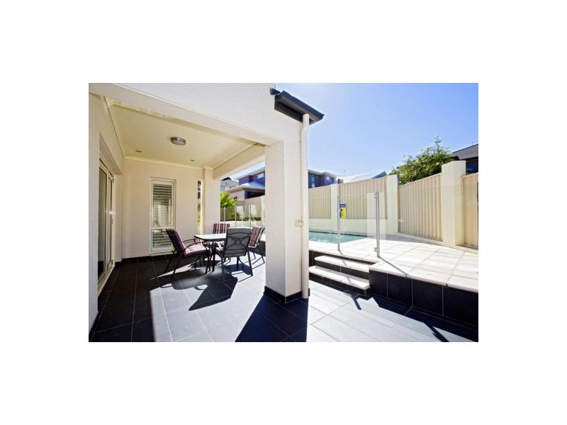 18 Parakeet Grove, Glenmore Park NSW 2745