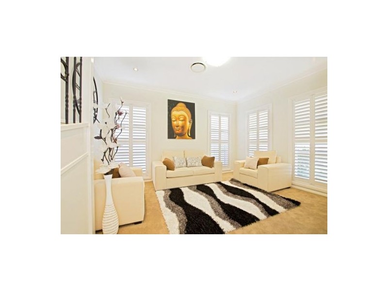 18 Parakeet Grove, Glenmore Park NSW 2745