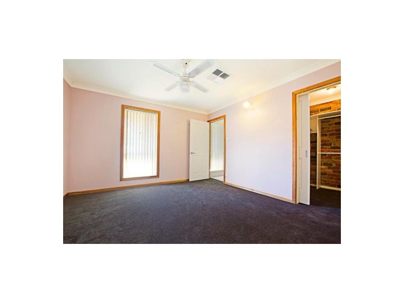 27 Currawong Crescent, Leonay NSW 2750