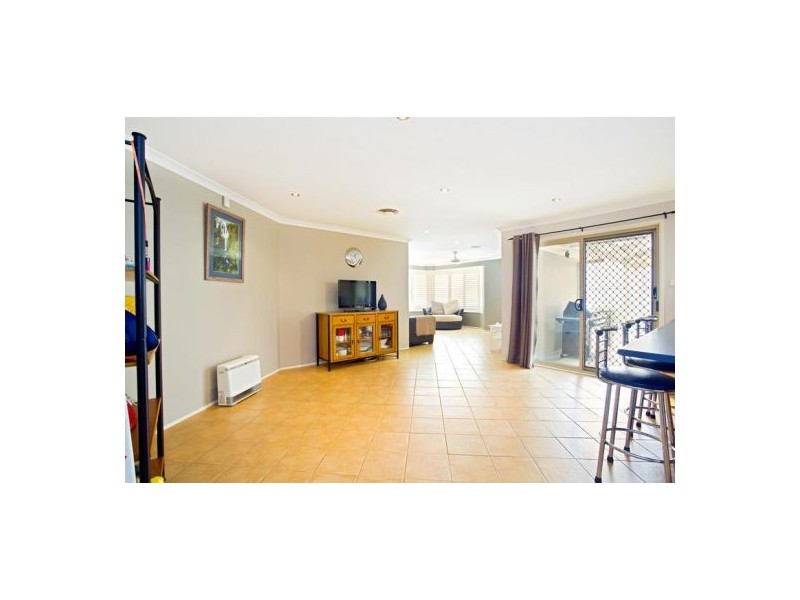 27 Windorra Avenue, Glenmore Park NSW 2745