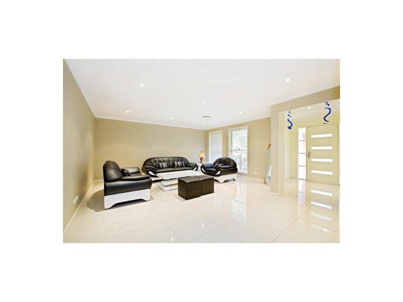 16 Waterside Boulevarde, Cranebrook NSW 2749