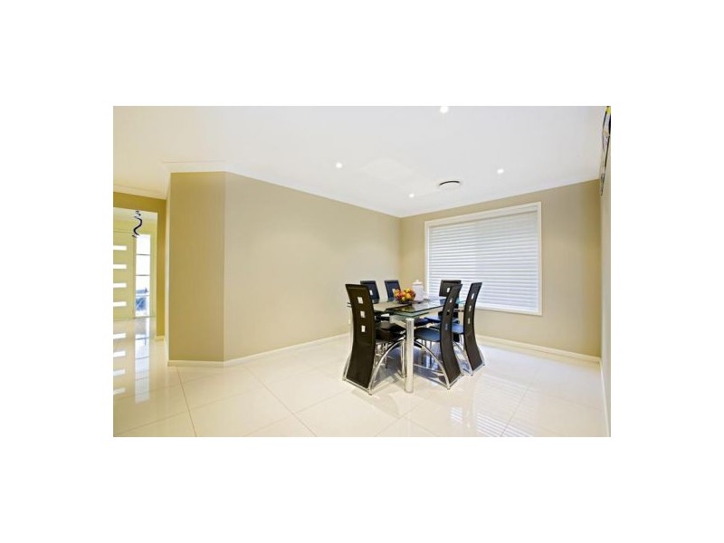 16 Waterside Boulevarde, Cranebrook NSW 2749