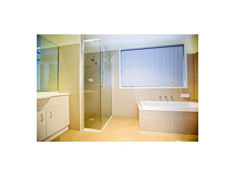 16 Waterside Boulevarde, Cranebrook NSW 2749