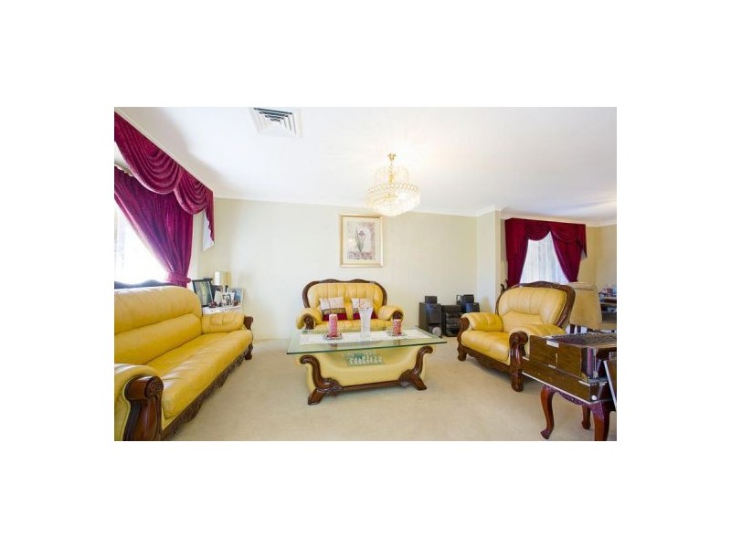 9 Burraga Place, Glenmore Park NSW 2745