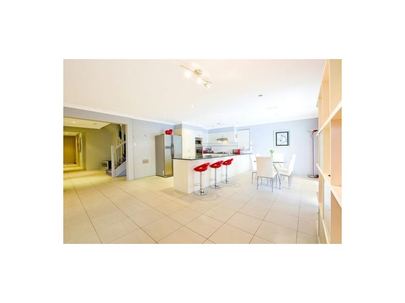 17 Kingsfield Avenue, Glenmore Park NSW 2745