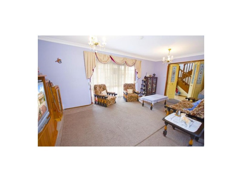 8 Schoolhouse Road, Glenmore Park NSW 2745