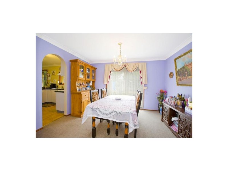 8 Schoolhouse Road, Glenmore Park NSW 2745