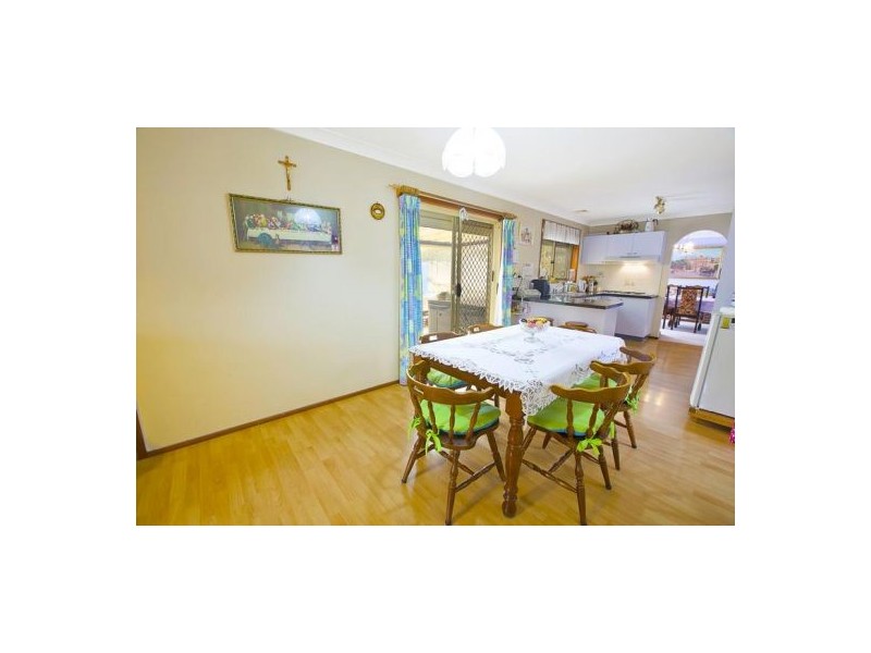 8 Schoolhouse Road, Glenmore Park NSW 2745