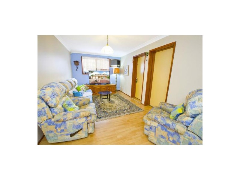 8 Schoolhouse Road, Glenmore Park NSW 2745