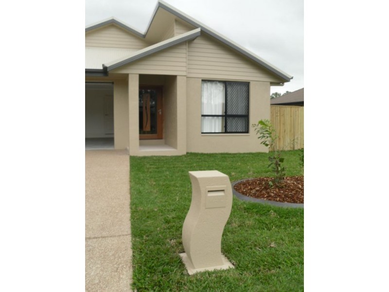 Bushland Beach QLD 4818