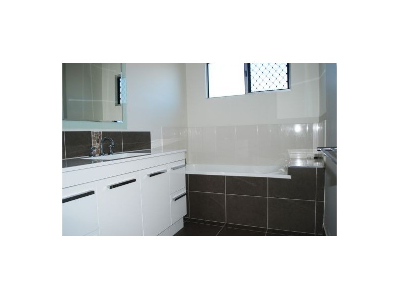 Mount Louisa QLD 4814