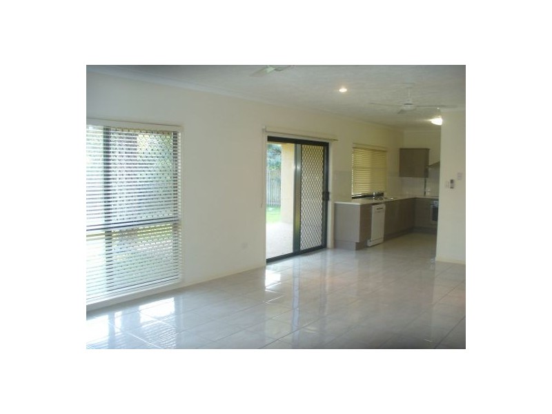 Bushland Beach QLD 4818