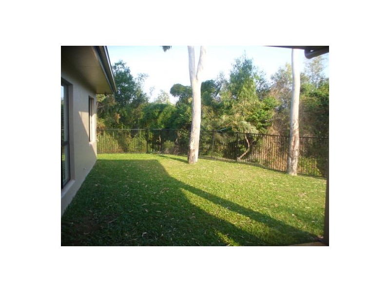 Bushland Beach QLD 4818