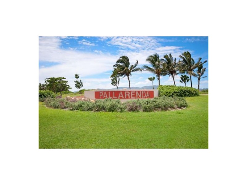 Rowes Bay QLD 4810