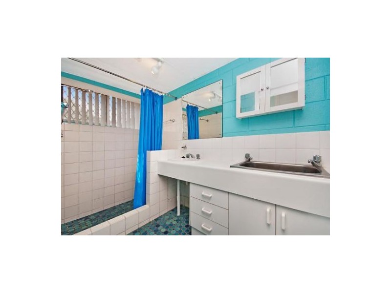 West End QLD 4810