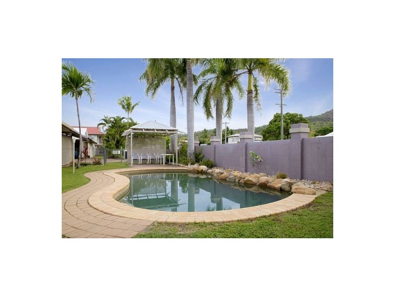 West End QLD 4810