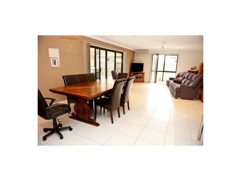 81 Victor Ave, Glenella QLD 4740