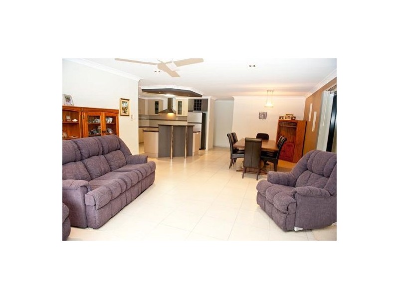 81 Victor Ave, Glenella QLD 4740