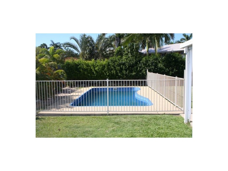 1 Lazarus Court, Eimeo QLD 4740