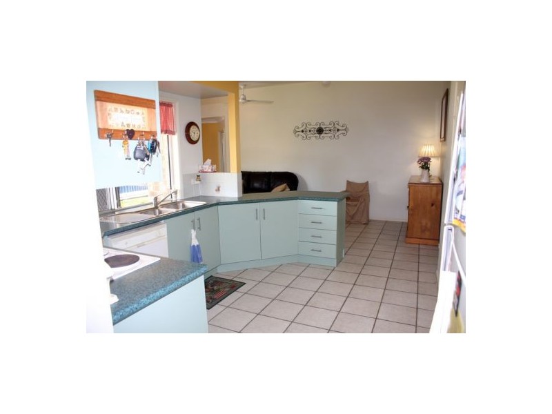 1 Lazarus Court, Eimeo QLD 4740