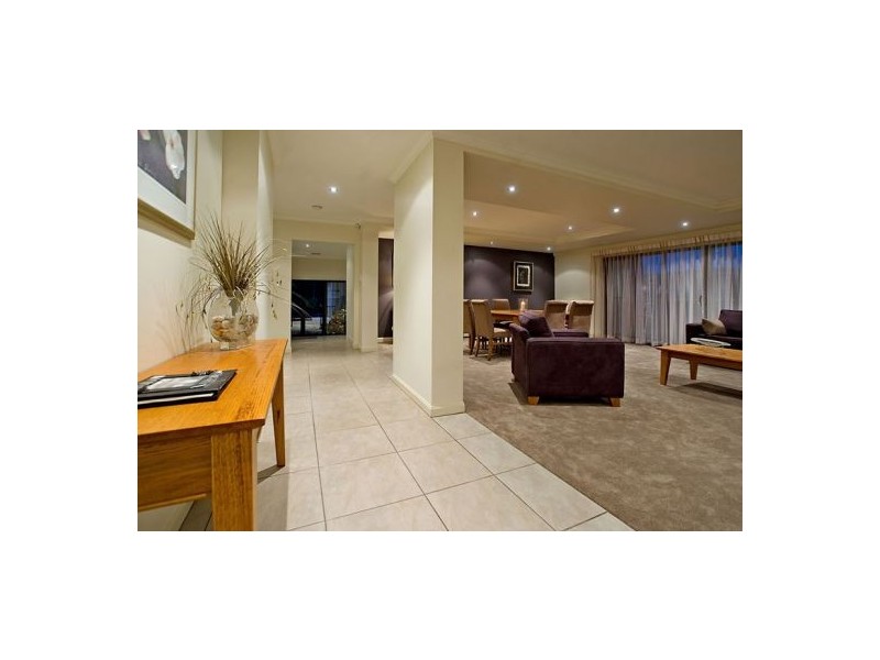 28 Pacha Close, Coomera Waters QLD 4209