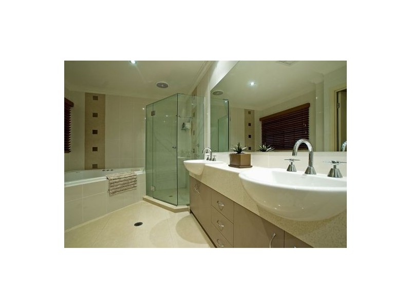 28 Pacha Close, Coomera Waters QLD 4209