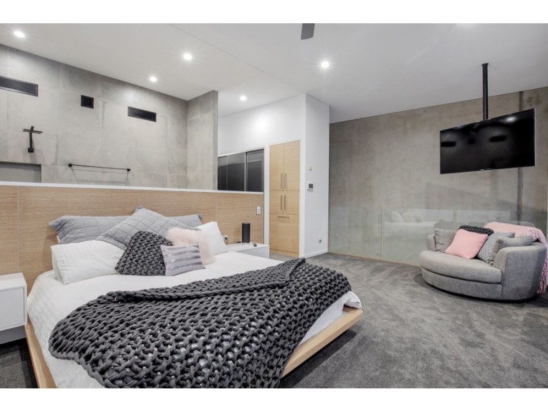 13 Kestrel Lane, Coomera Waters QLD 4209