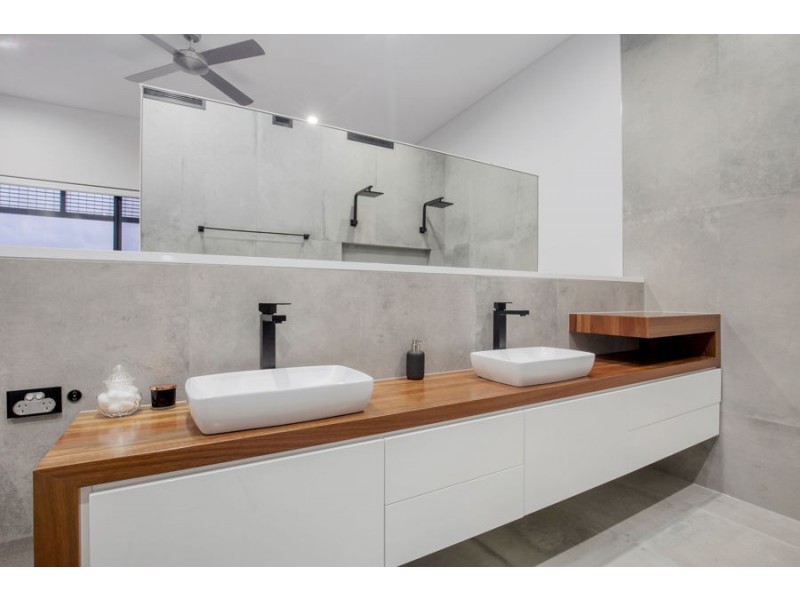 13 Kestrel Lane, Coomera Waters QLD 4209