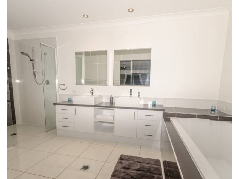 12 First Light Court, Coomera Waters QLD 4209